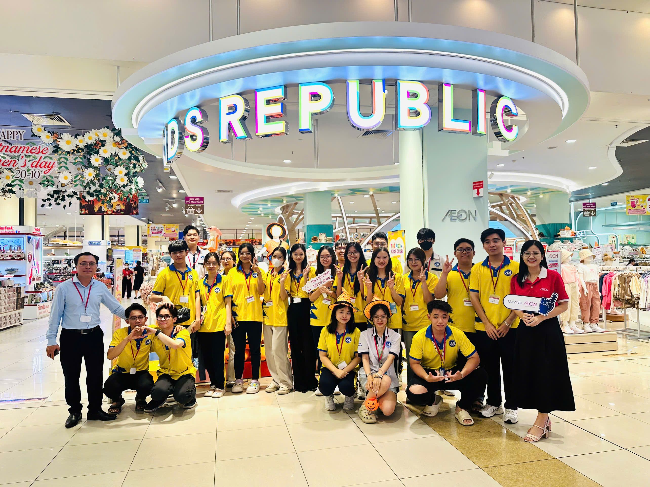 Sales Management Study Trip to AEON Tân Phú Celadon - A Real-World Learning Experience for UFM Students